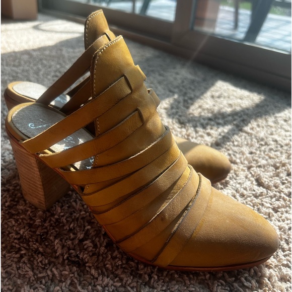 Free people heels - Picture 2 of 10